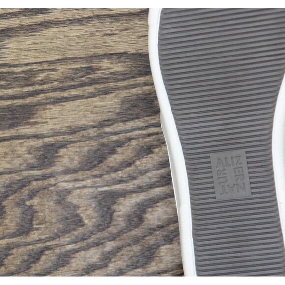 NWT Naturalizer Womens Marianne Sneaker Pull On E7755L3 Black 8.5M - Picture 13 of 14